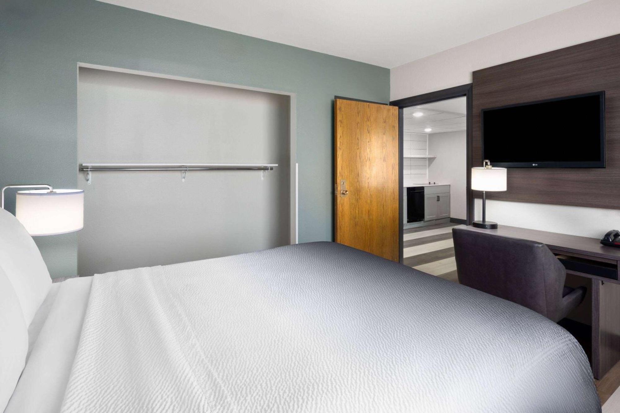 Super 8 By Wyndham Columbus Hotel Ngoại thất bức ảnh