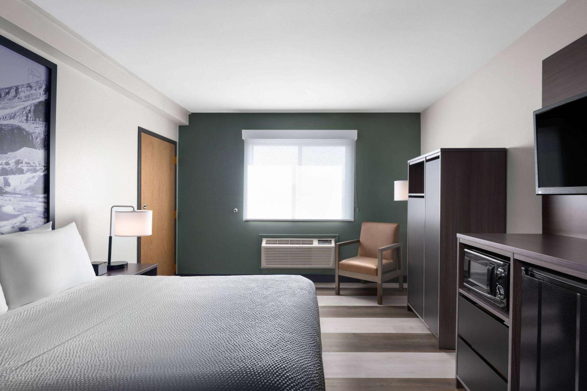 Super 8 By Wyndham Columbus Hotel Ngoại thất bức ảnh