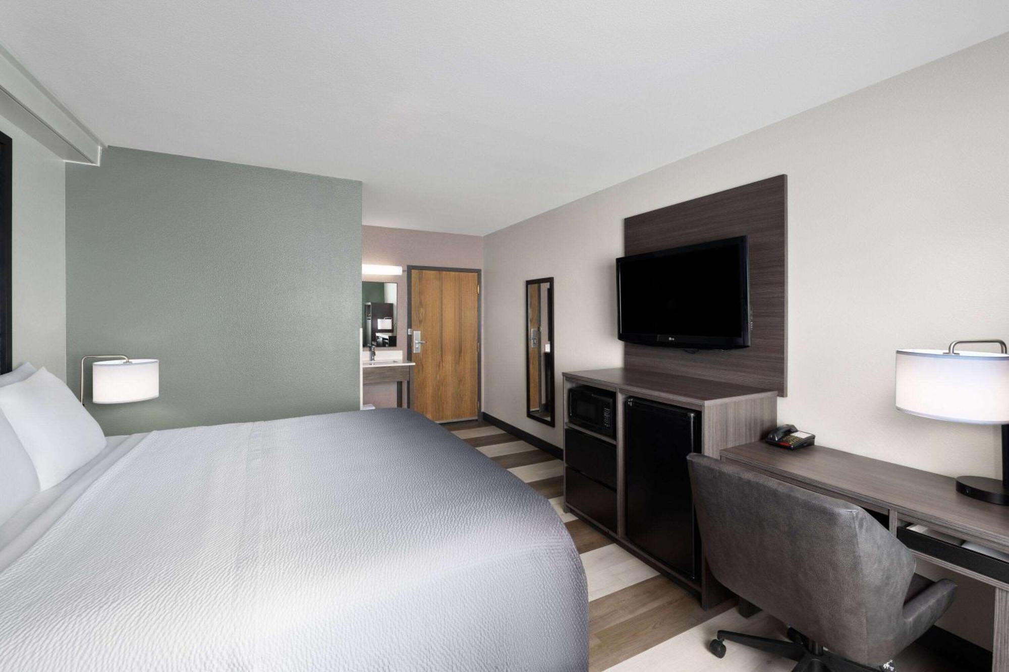 Super 8 By Wyndham Columbus Hotel Ngoại thất bức ảnh